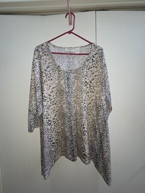 new directions Beige and Black Leopard-Print Scoop Tunic